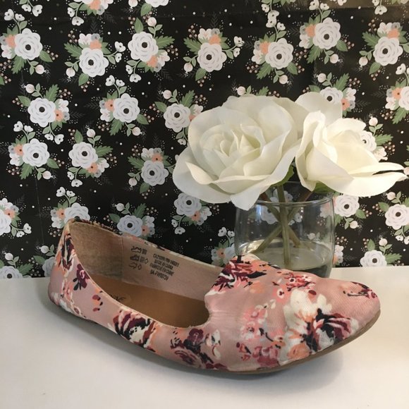 Pink Floral Loafers - Picture 2 of 8
